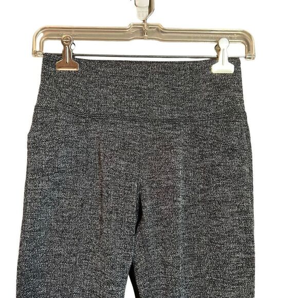 Athleta 4 pocket grey woven leggings - Picture 2 of 9